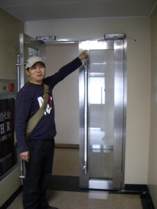 如何選擇甲級(jí)防火玻璃門(mén)的注意事項(xiàng)